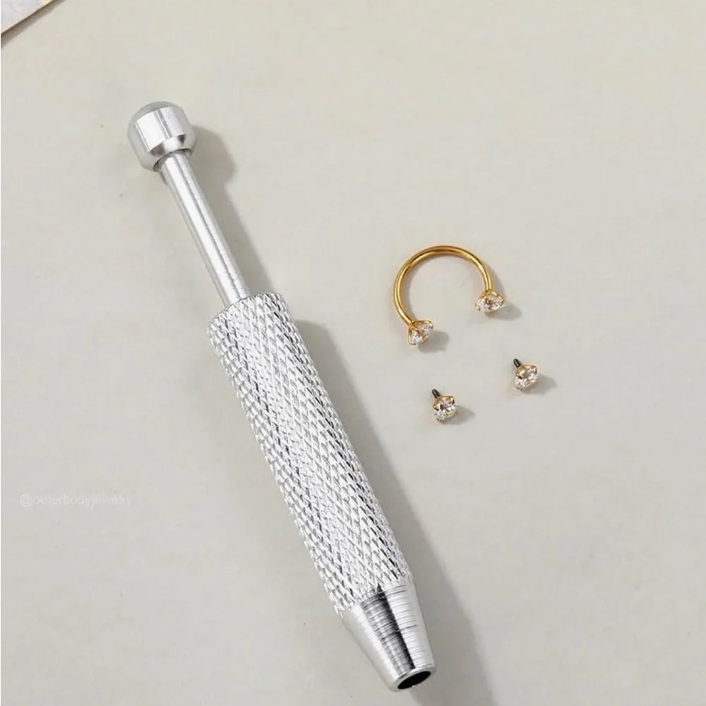 Unique Gold Star Nose Ring Horseshoe Stud with CZ’s NIB - Picture 8 of 12
